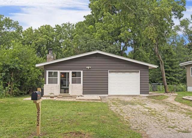 Property at 2202 Lake Point Dr, Madison, WI 53713, 3 beds, 2 baths
