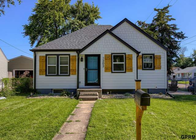 Property at 1303 E 4th St, Fremont, NE 68025, 2 beds, 2 baths