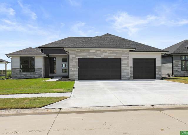 Property at 5522 N 213 Ave, Elkhorn, NE 68022, 6 beds, 3 baths