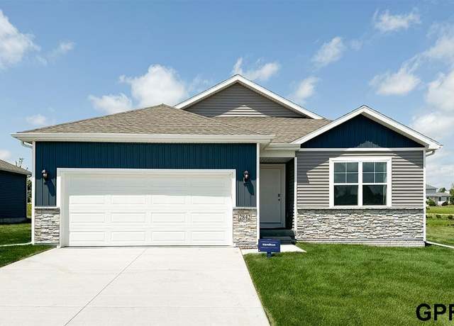Property at 8825 S 185th St, Gretna, NE 68136, 4 beds, 3 baths