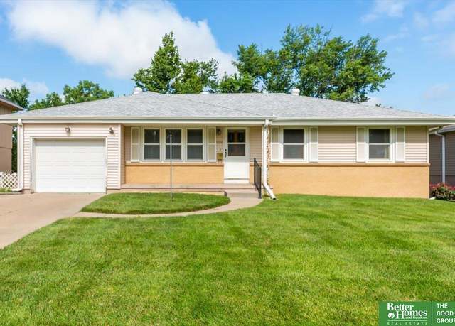 Property at 5024 S 92nd St, Omaha, NE 68127, 3 beds, 1.5 baths