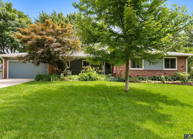 Property at 8021 Lillibridge St, Lincoln, NE 68506, 4 beds, 3 baths