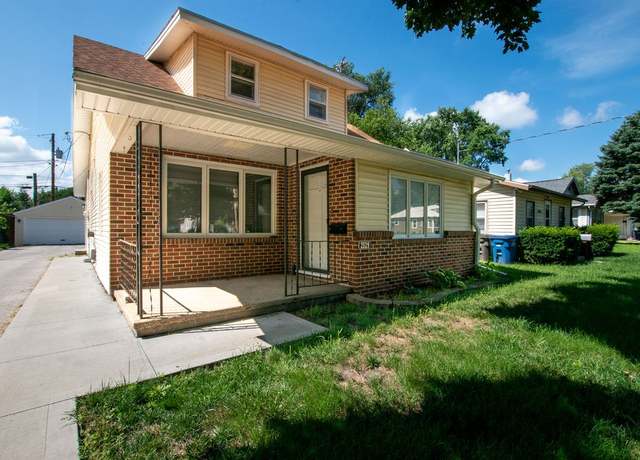 Property at 2529 Des Moines St, Des Moines, IA 50317, 3 beds, 2 baths