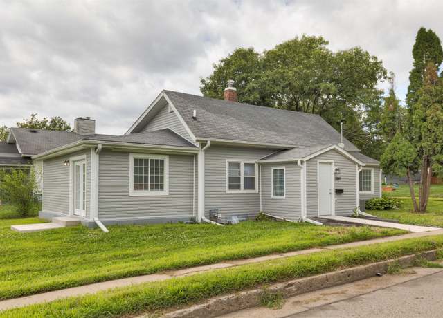 Property at 2841 Des Moines St, Des Moines, IA 50317, 3 beds, 2 baths