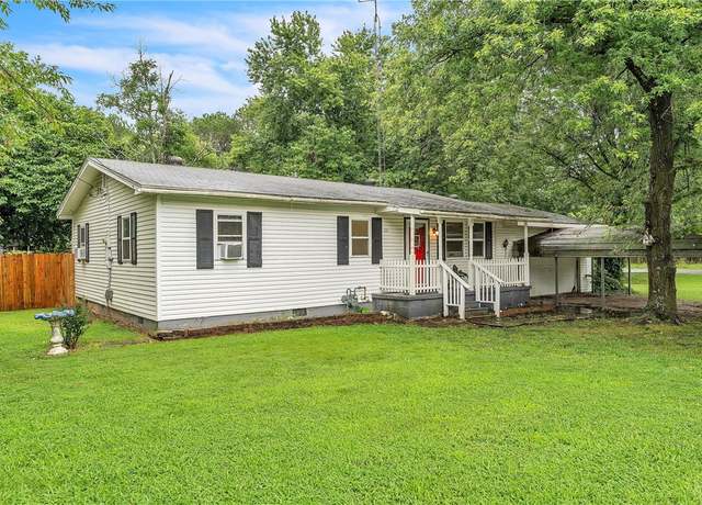 Property at 32 N Pollard Ave, Fayetteville, AR 72701, 3 beds, 1 bath