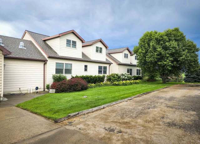 Property at 3106 25th St, Norfolk, NE 68701, 7 beds, 4 baths