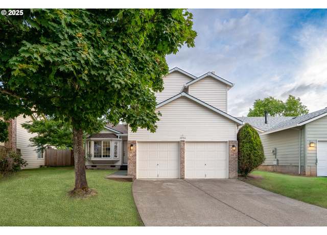 Property at 15754 SW Bulrush Ln, Portland, OR 97223, 3 beds, 2.5 baths