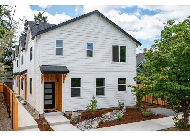 Property at 8350 NE Holladay St, Portland, OR 97220, 3 beds, 2.5 baths