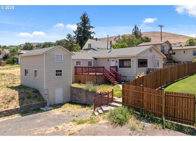 Property at 2318 E 13th St, The Dalles, OR 97058, 3 beds, 1 bath