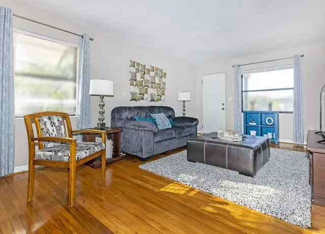 Property at 5762 2nd Ave N, Saint Petersburg, FL, 33710, 2 beds, 1 bath, [object Object]