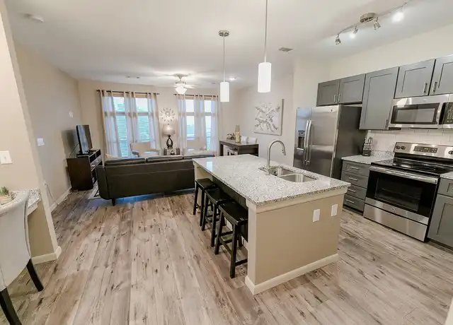 Property at Lofts At Navicent - 781 Spring St, Macon, GA, 31201, 1-2 bed, 1-2 bath, [object Object]