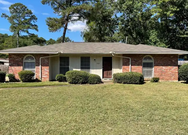 Property at 3925 Strathmore Dr, Montgomery, AL, 36116, 3 beds, 2 baths, [object Object]