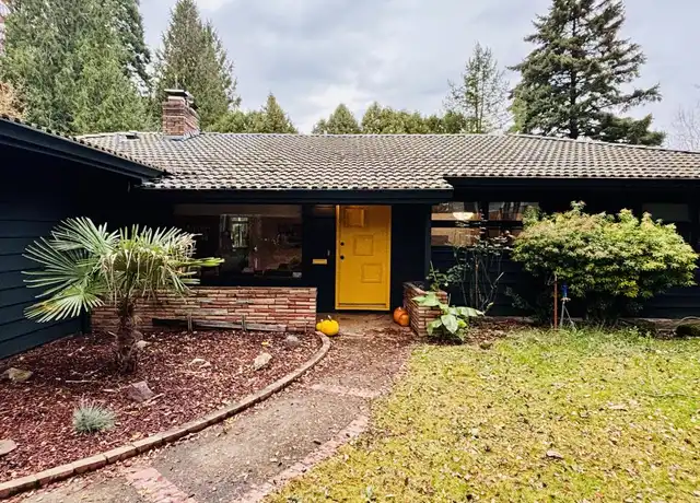 Property at 7035 SE Windsor Ct, Portland, OR, 97206, 6 beds, 4 baths, [object Object]