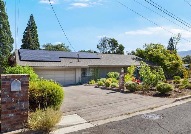 Property at 2541 Argonne Ave, Medford, OR 97504, 2 beds, 2 baths
